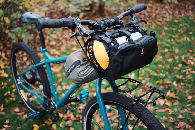 Bikepacking gear: Revelate Handlebar bag - Harness