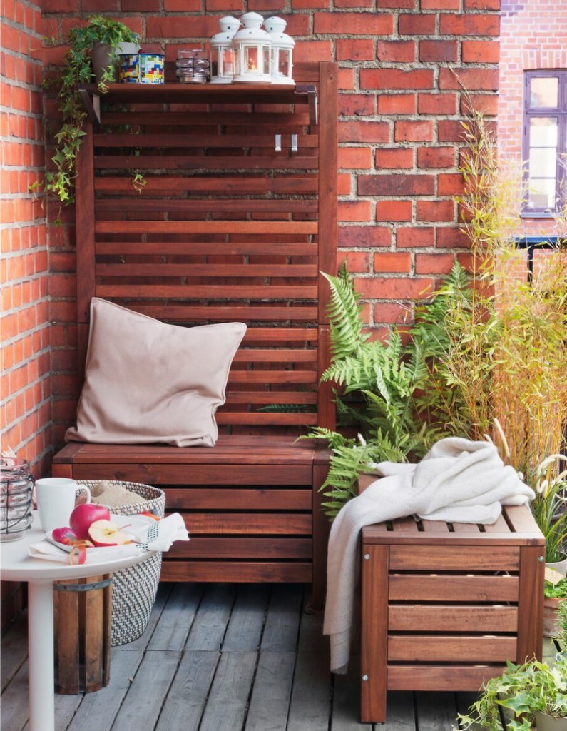 Мебель для балкона с живыми растениями