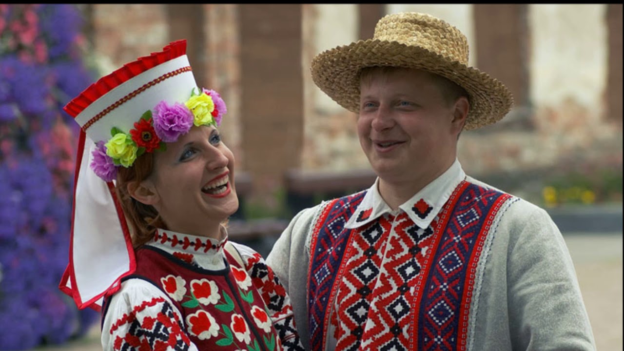 1 национальный белорусский. Белорусский национальный костюм. Национальная одежда Беларуси. Национальный костюм белорусов. Белорусская традиционная одежда.