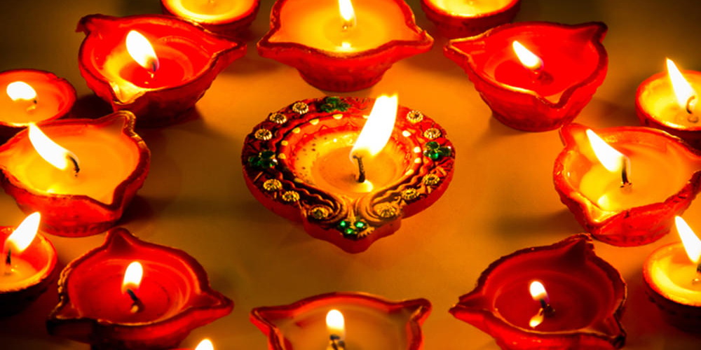 Глиняные лампадки диия для праздника Дивали
