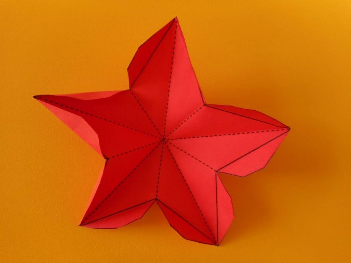 Сделать звезду из бумаги на 9. Объемная пятиконечная звезда. Пятиконечная звезда оригами. Мастер класс объемная звезда. Объемная звезда из картона.
